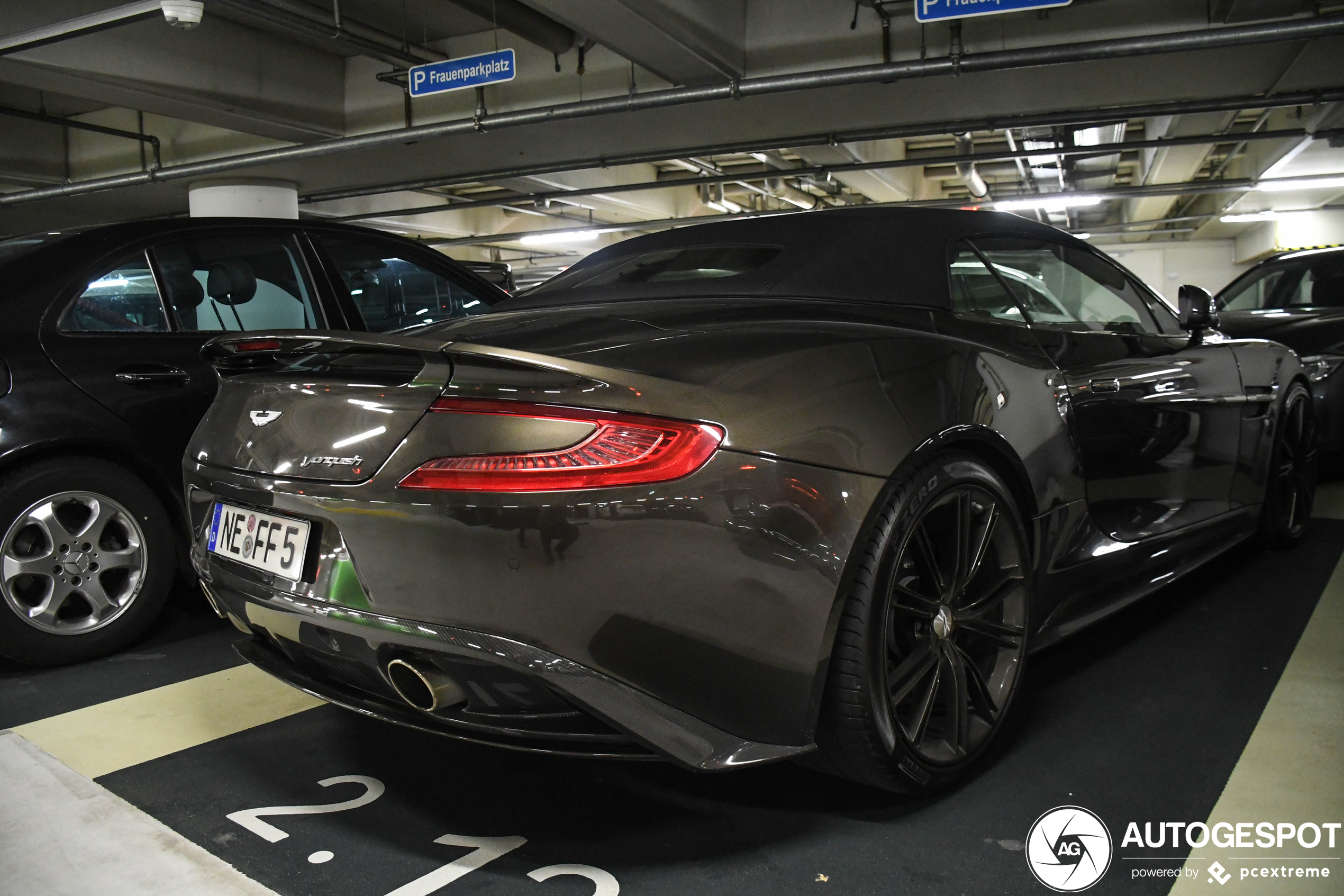 Aston Martin Vanquish Volante