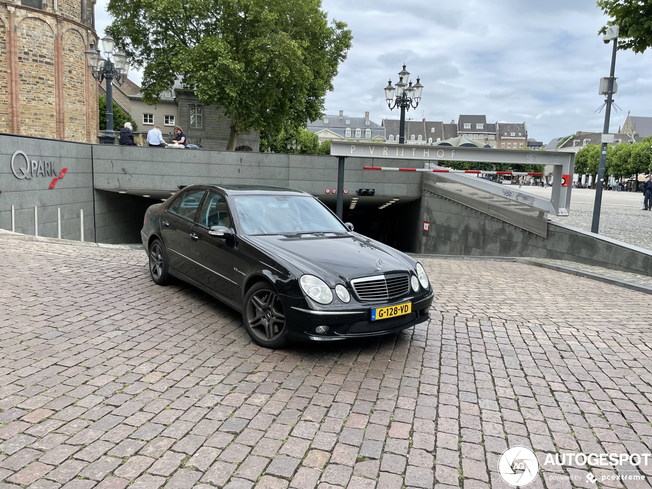 Mercedes-Benz E 55 AMG