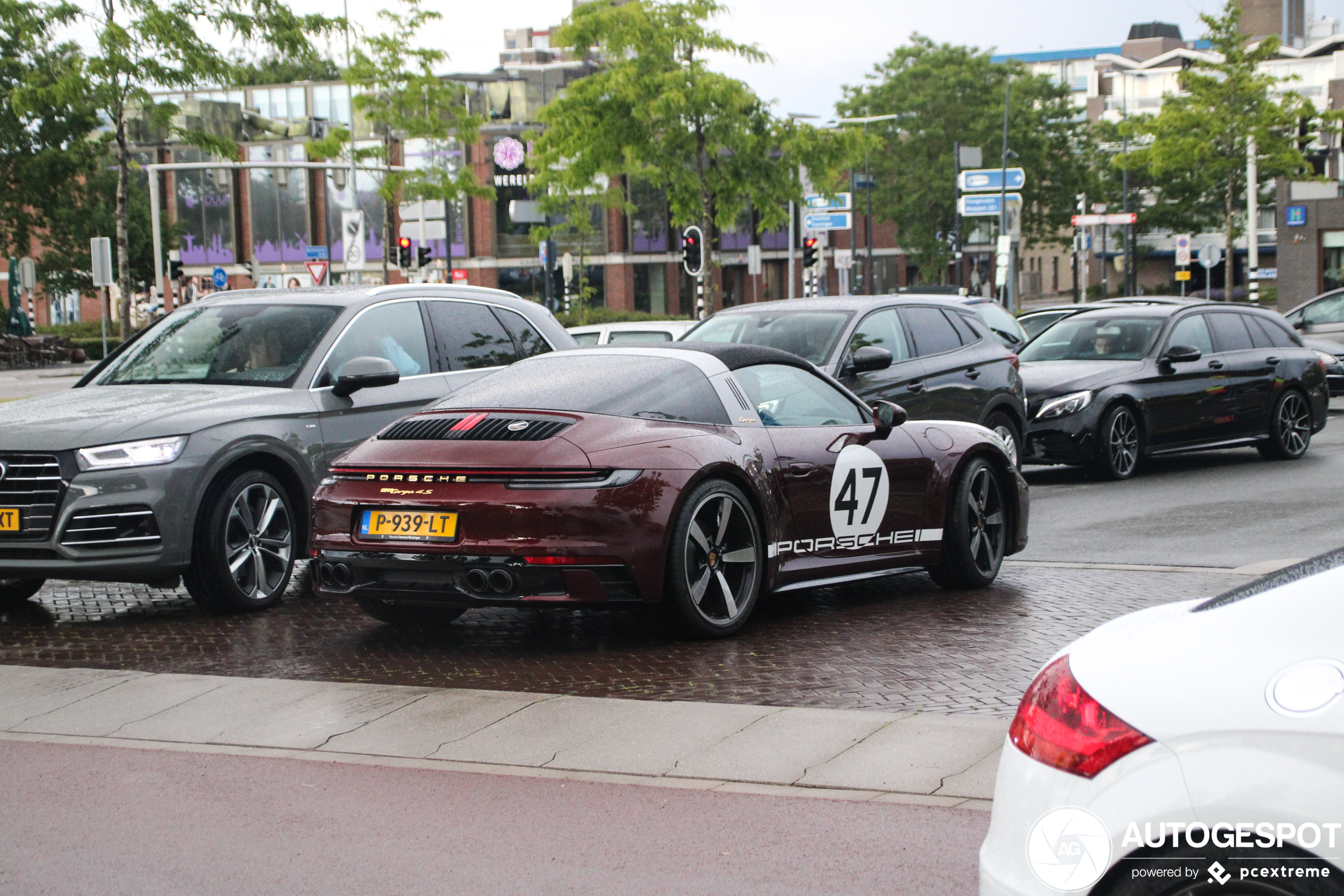 Porsche 992 Targa 4S Heritage Design Edition