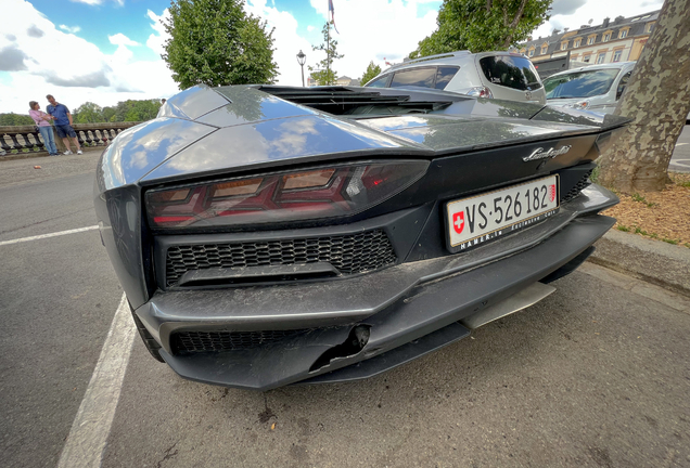 Lamborghini Aventador S LP740-4