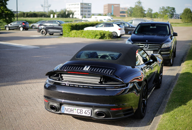 Porsche 992 Carrera 4S Cabriolet