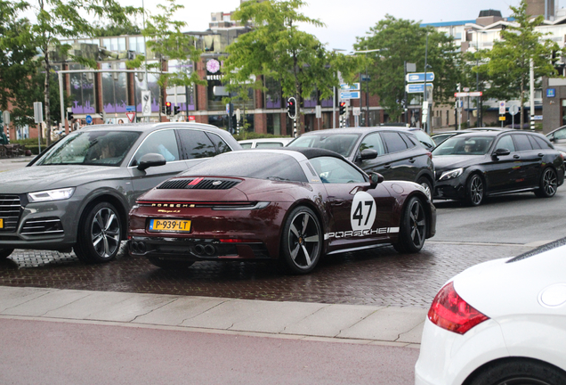 Porsche 992 Targa 4S Heritage Design Edition