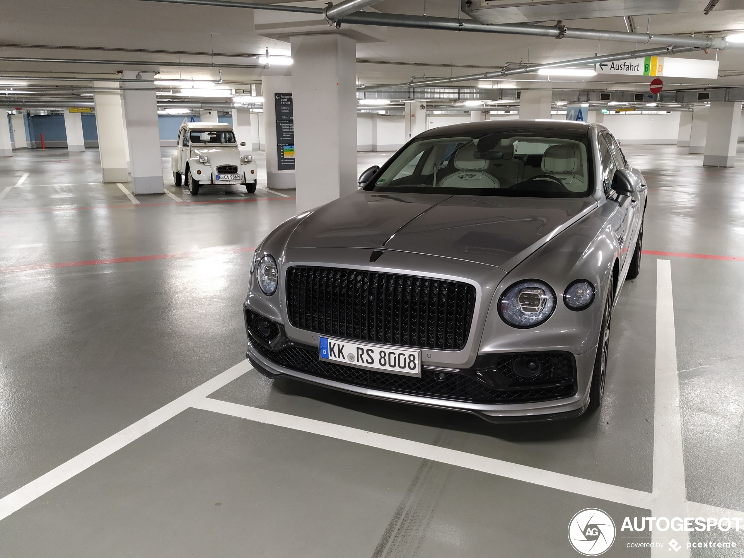 Bentley Flying Spur V8 2021