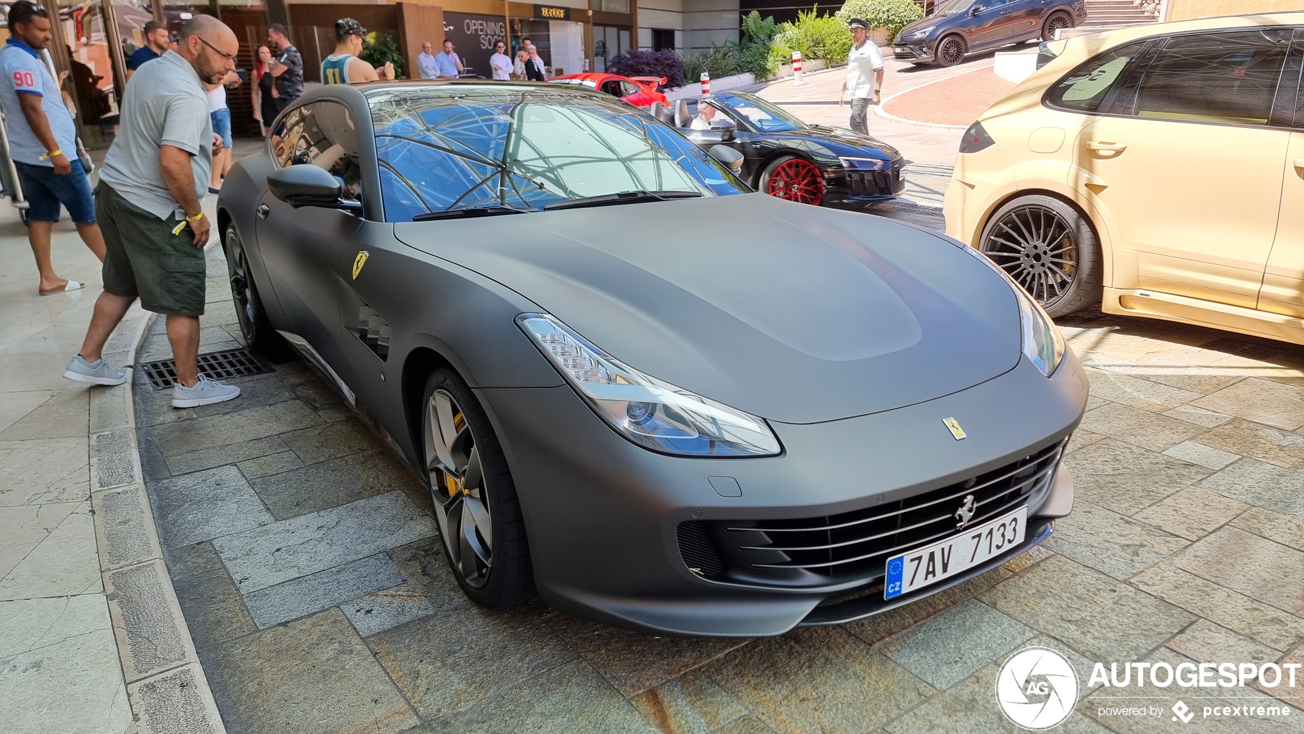 Ferrari GTC4Lusso T