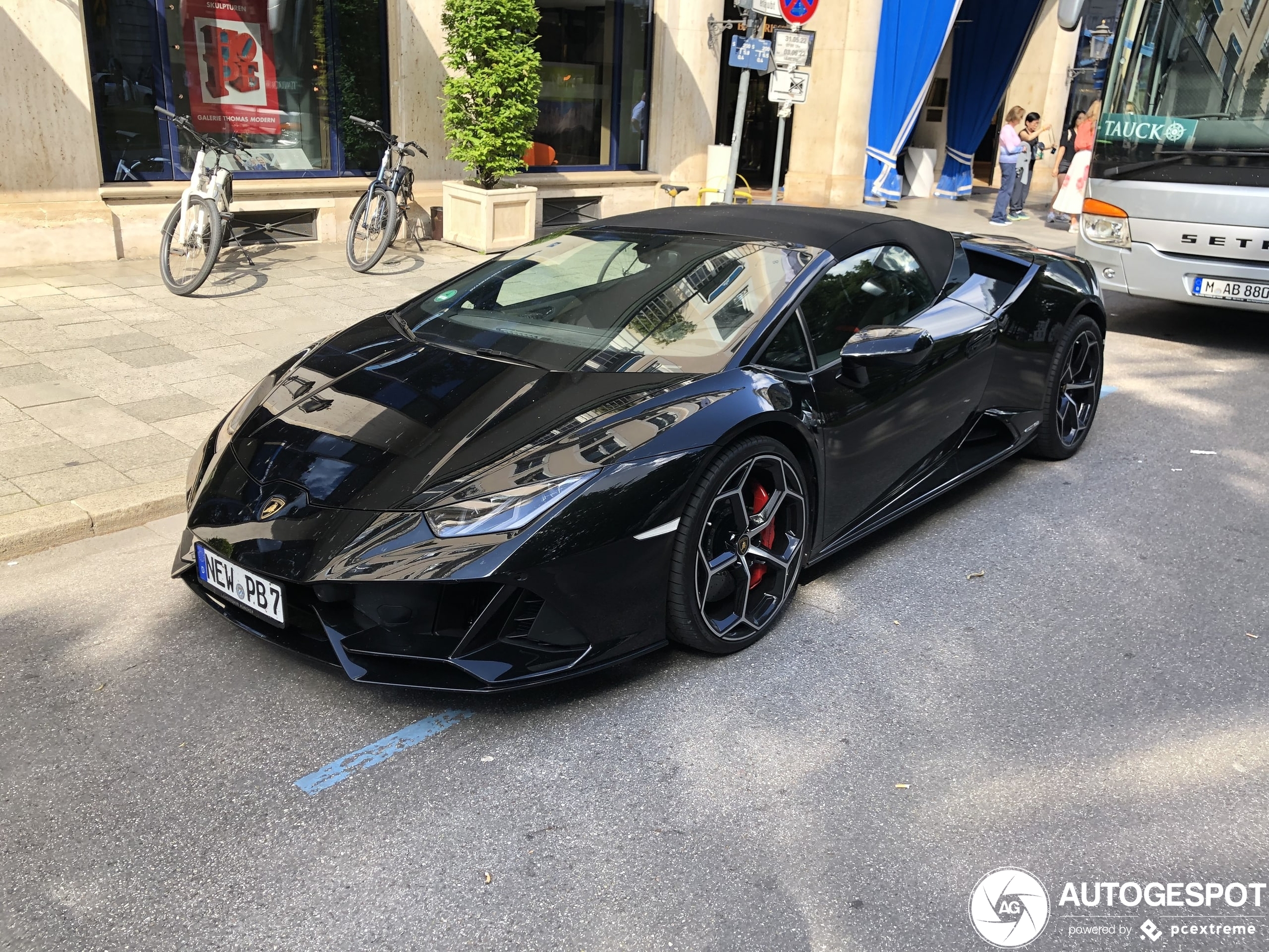 Lamborghini Huracán LP640-4 EVO Spyder