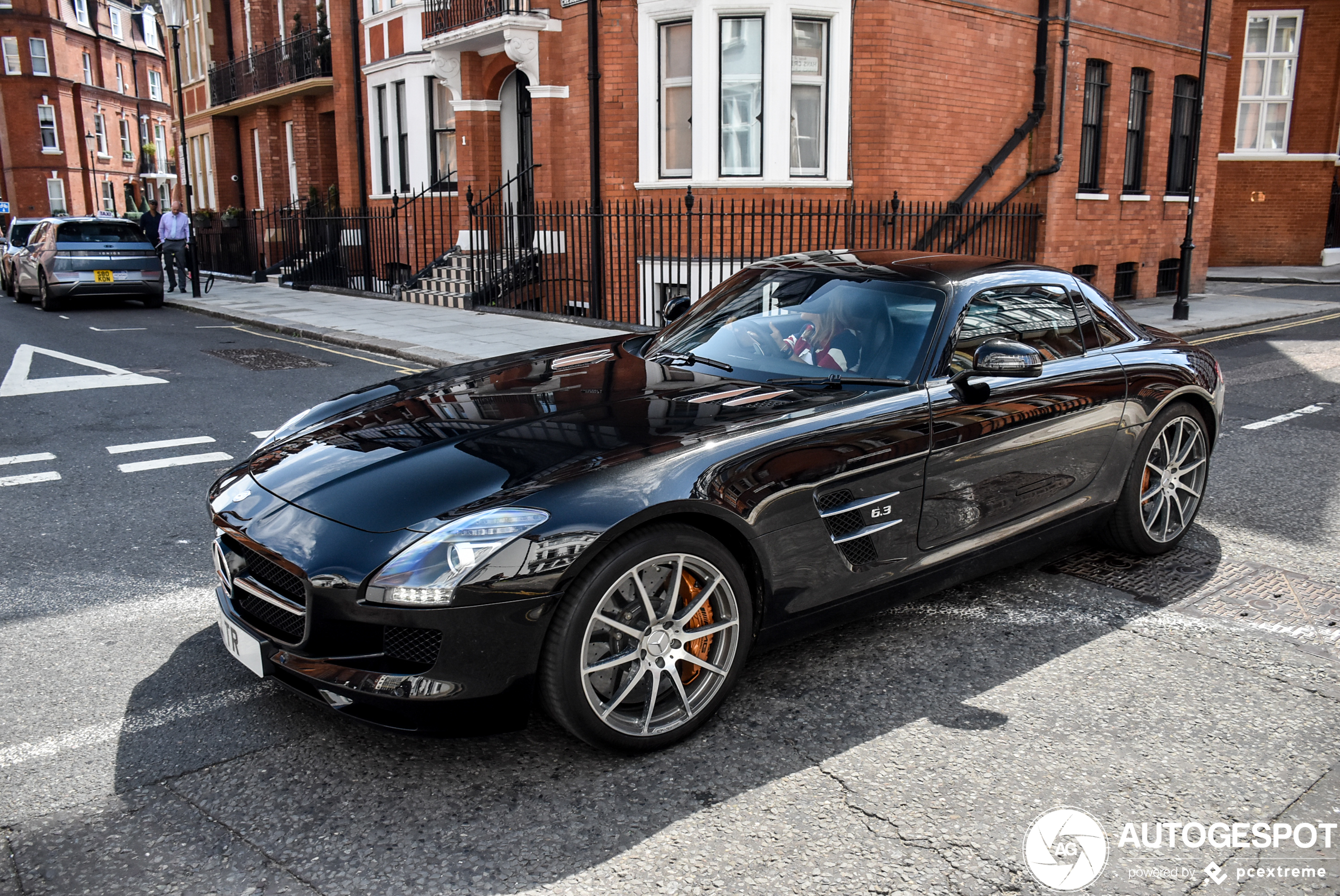 Mercedes-Benz SLS AMG