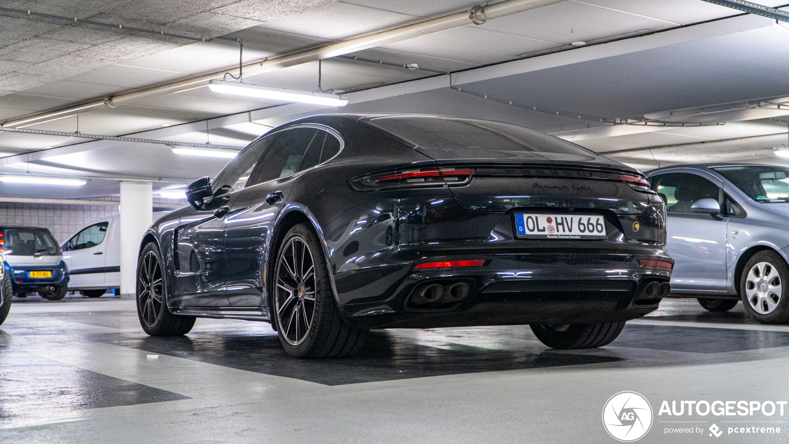 Porsche 971 Panamera Turbo