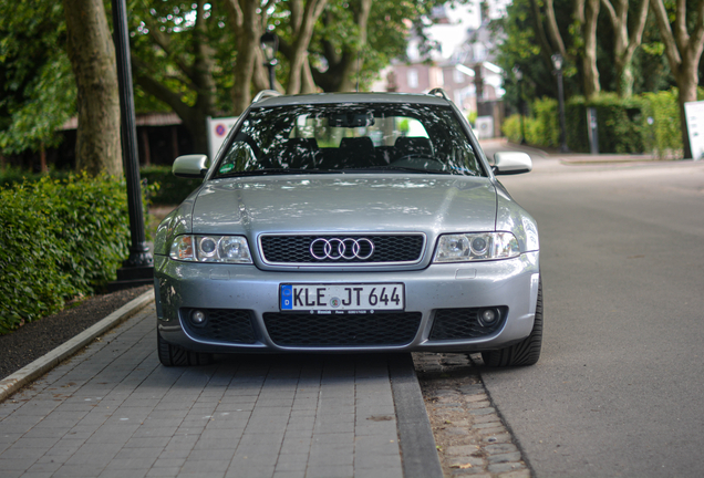 Audi RS4 Avant B5