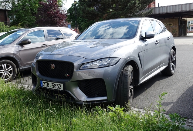 Jaguar F-PACE SVR