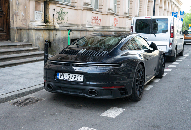 Porsche 992 Carrera 4 GTS