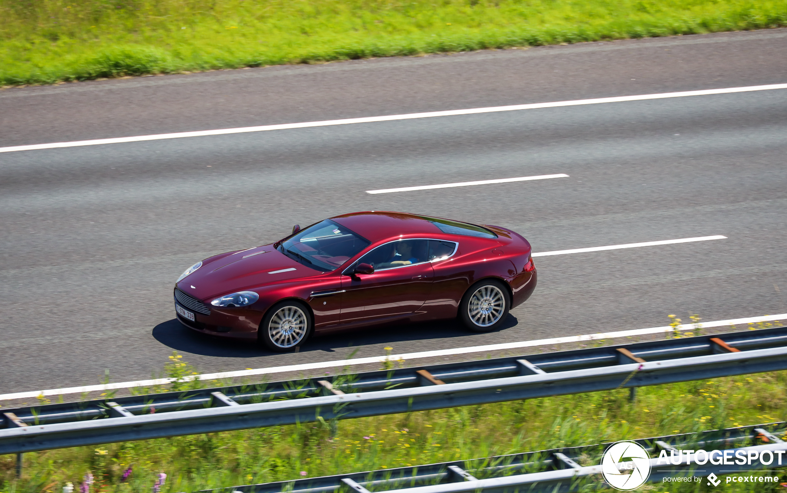 Aston Martin DB9