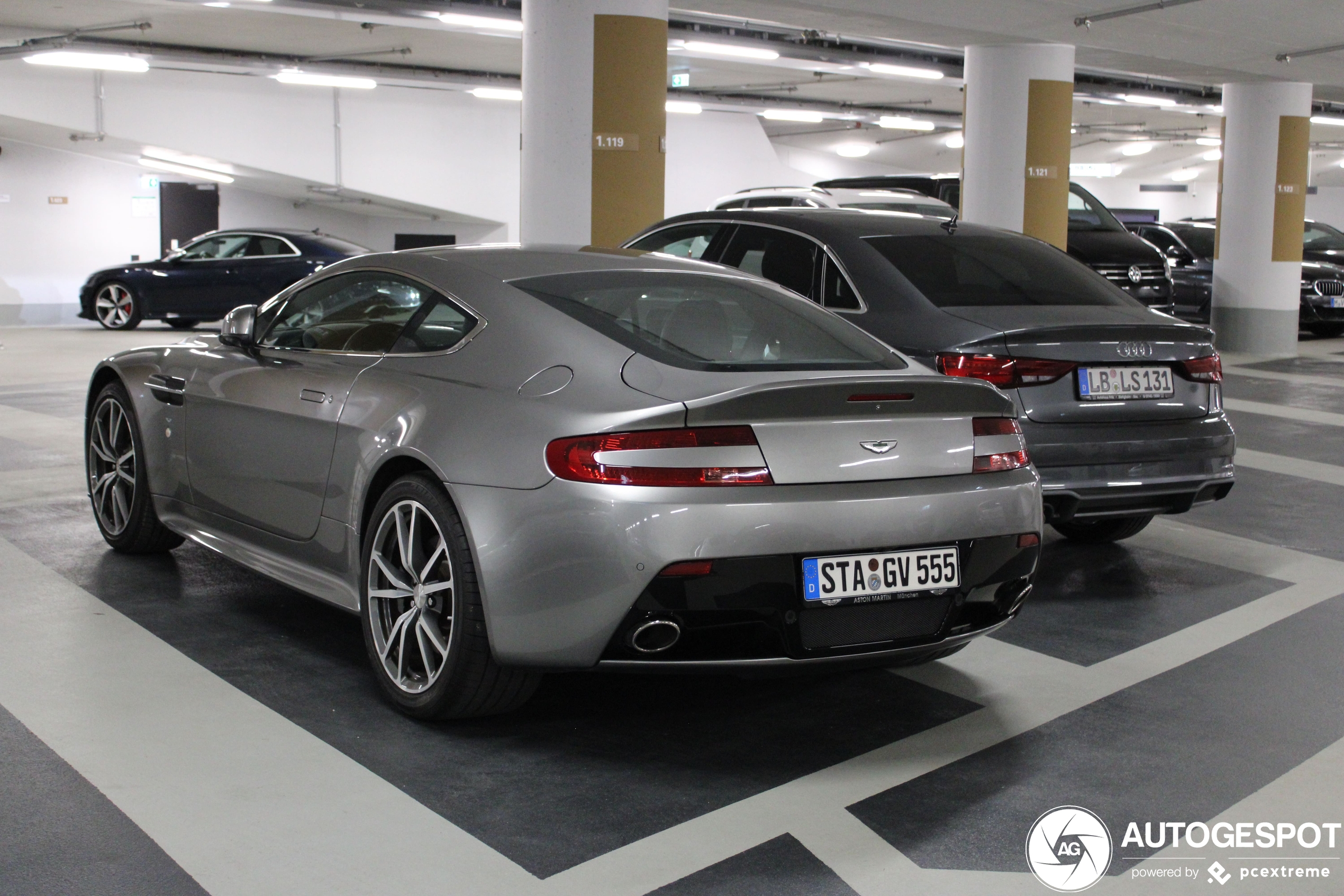 Aston Martin V8 Vantage 2012