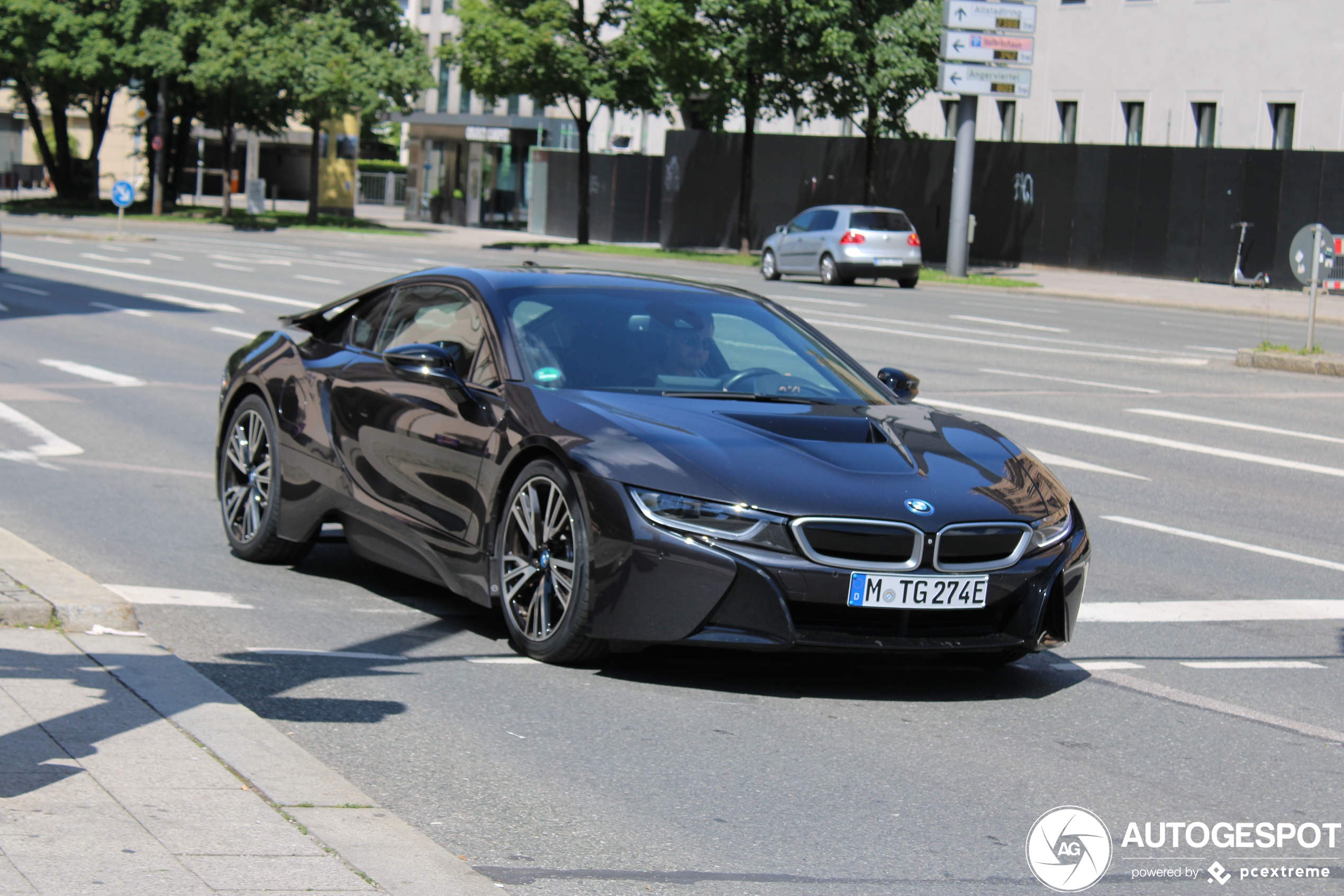 BMW i8