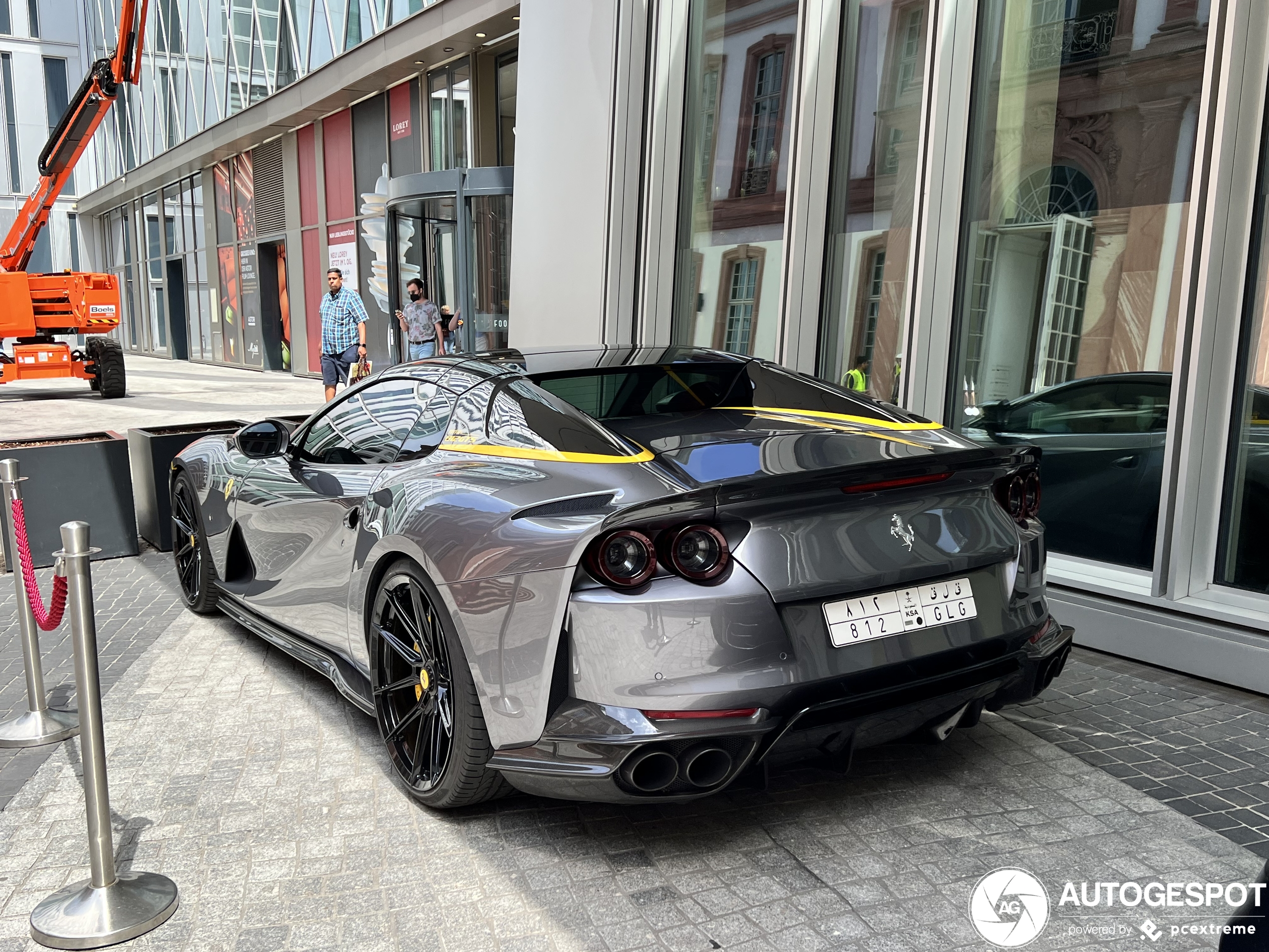 Arabische Ferrari 812 GTS Novitec Rosso is fijn samengesteld