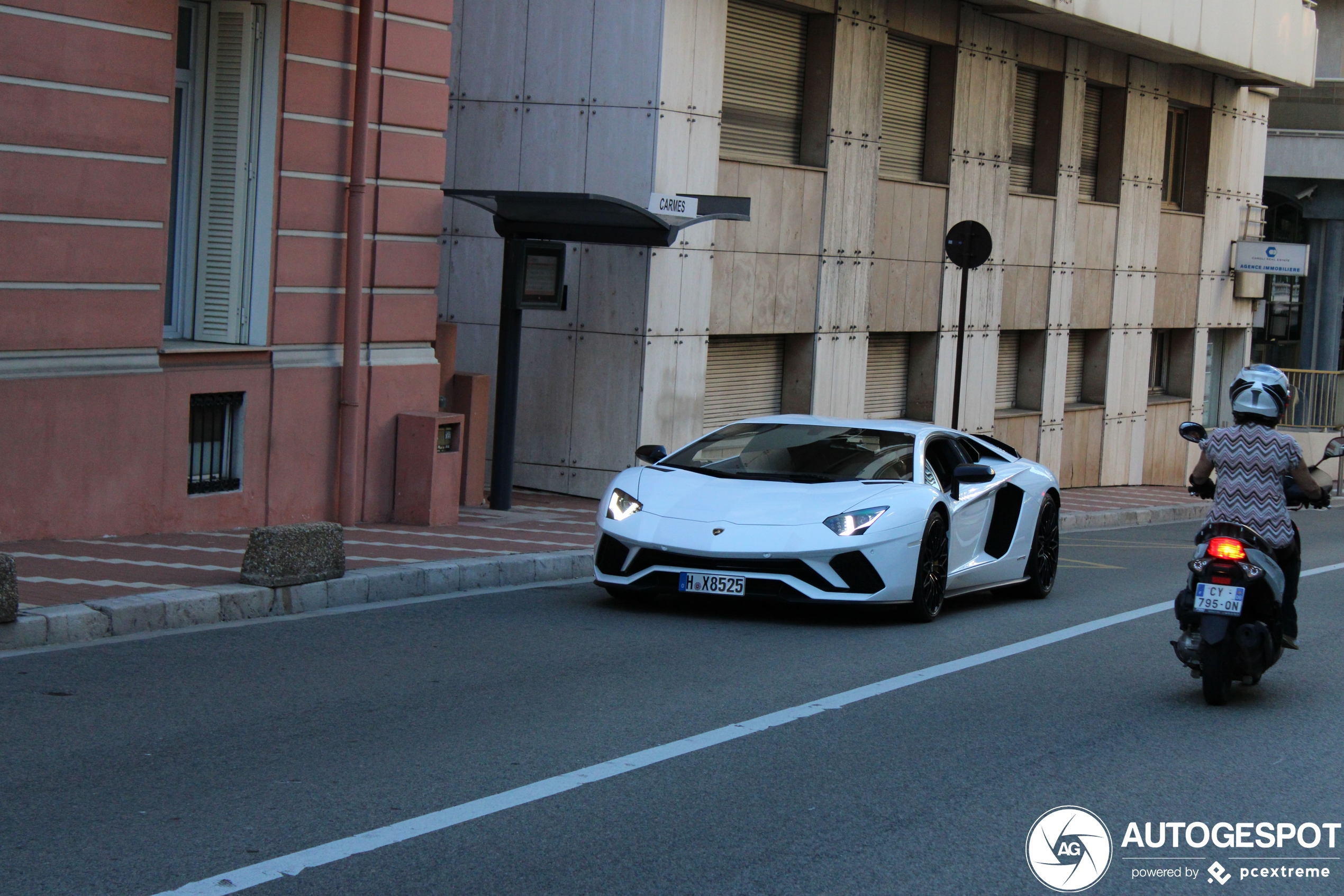 Lamborghini Aventador S LP740-4