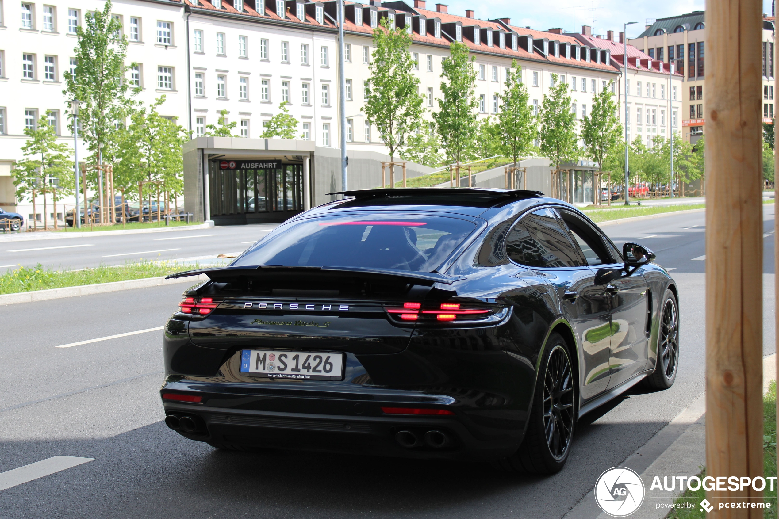 Porsche 971 Panamera Turbo S E-Hybrid