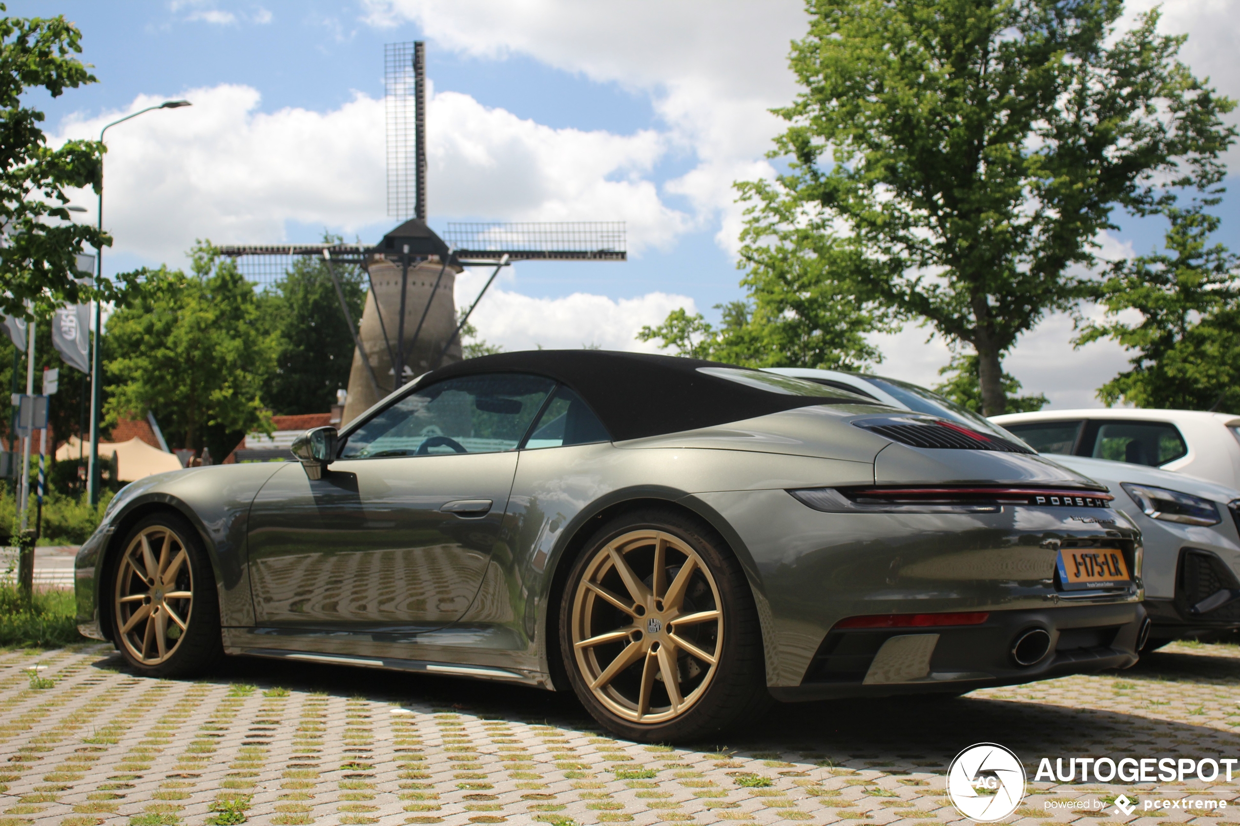 Porsche 992 Carrera 4S Cabriolet