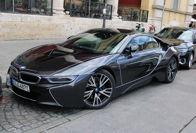 BMW i8