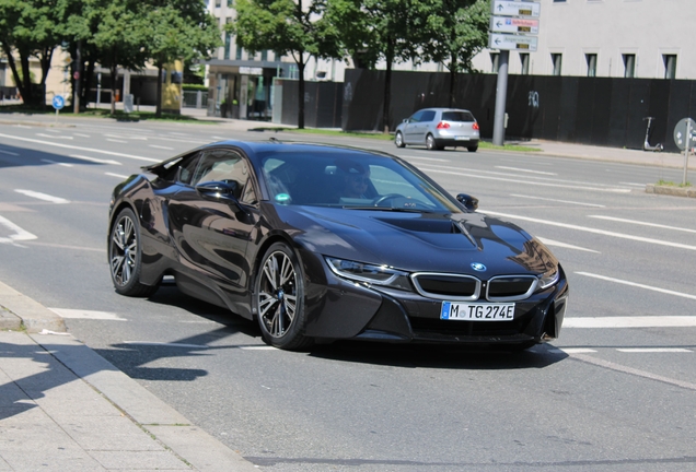 BMW i8