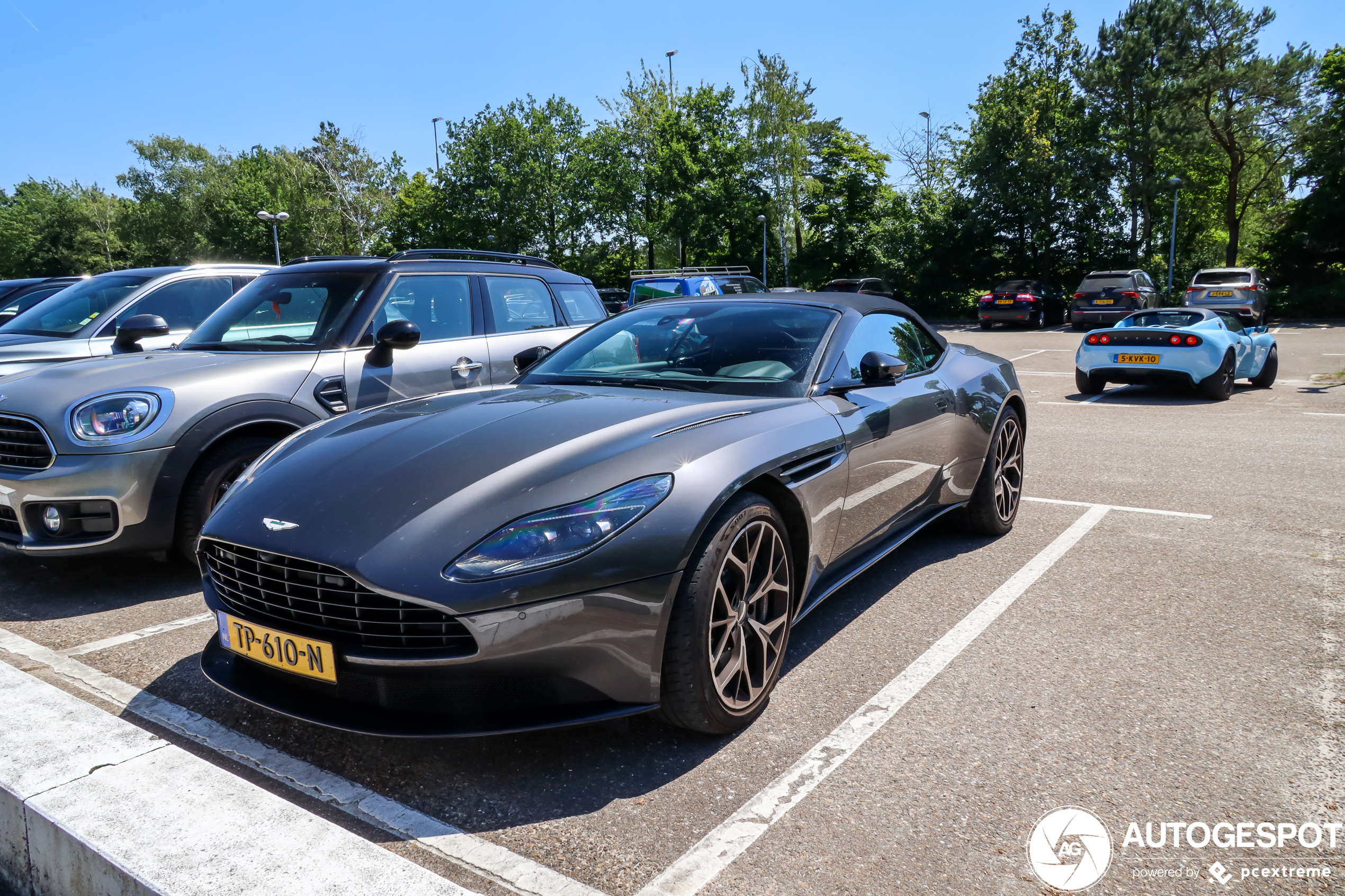 Aston Martin DB11 V8 Volante