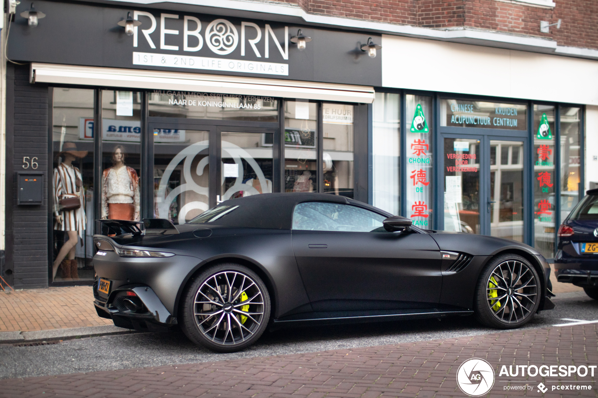 Aston Martin V8 Vantage Formula 1 Edition Roadster