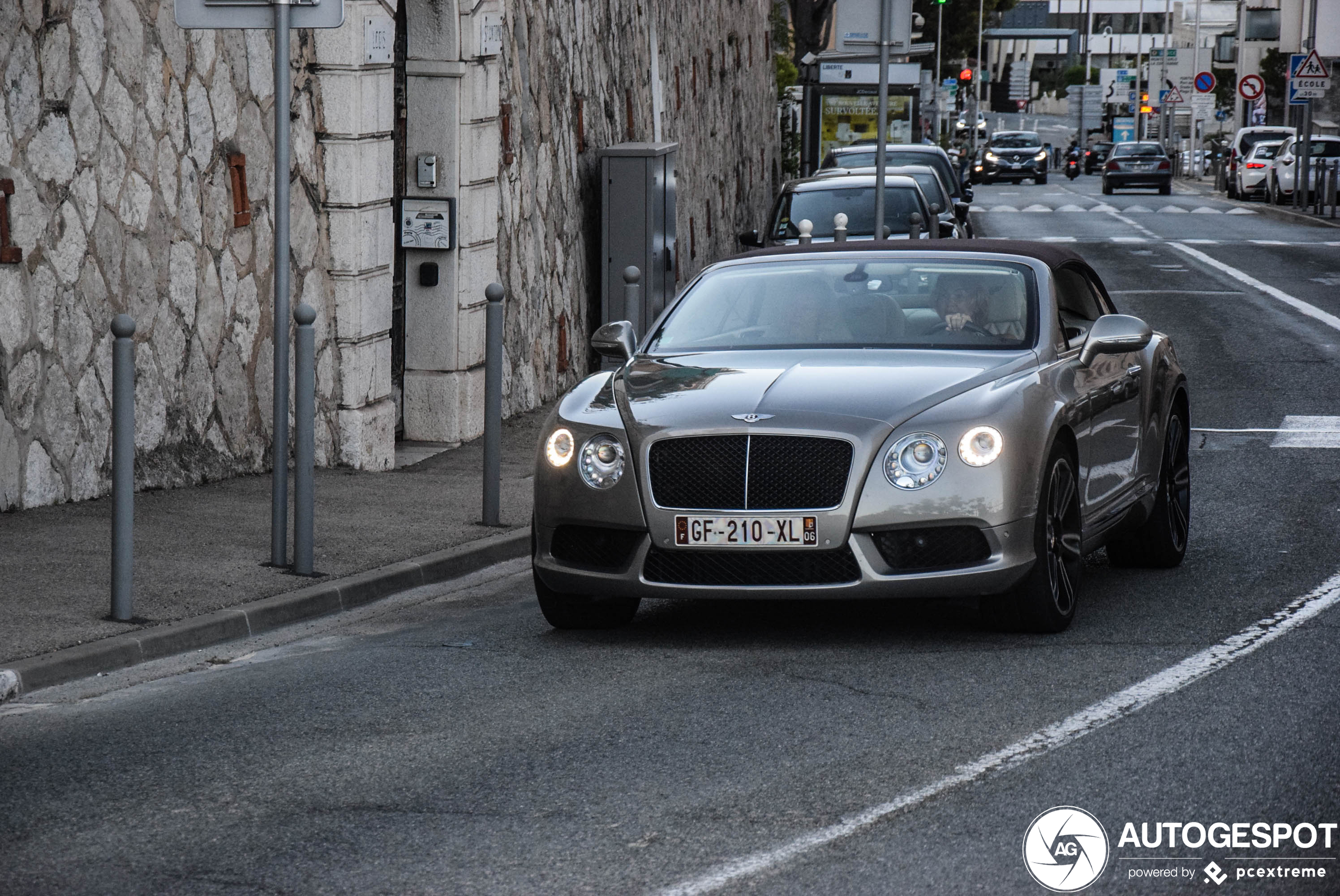 Bentley Continental GTC V8