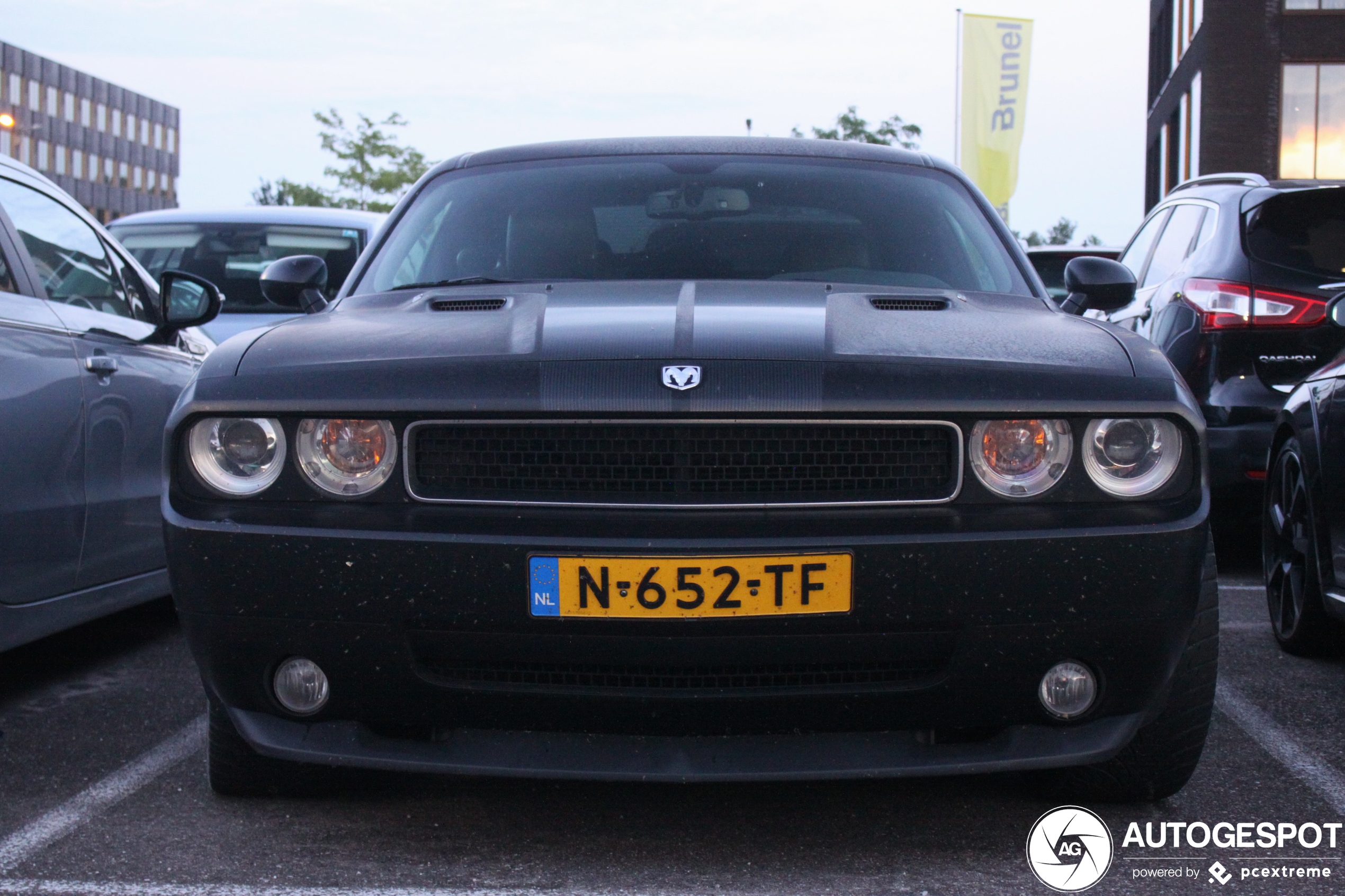 Dodge Challenger SRT-8