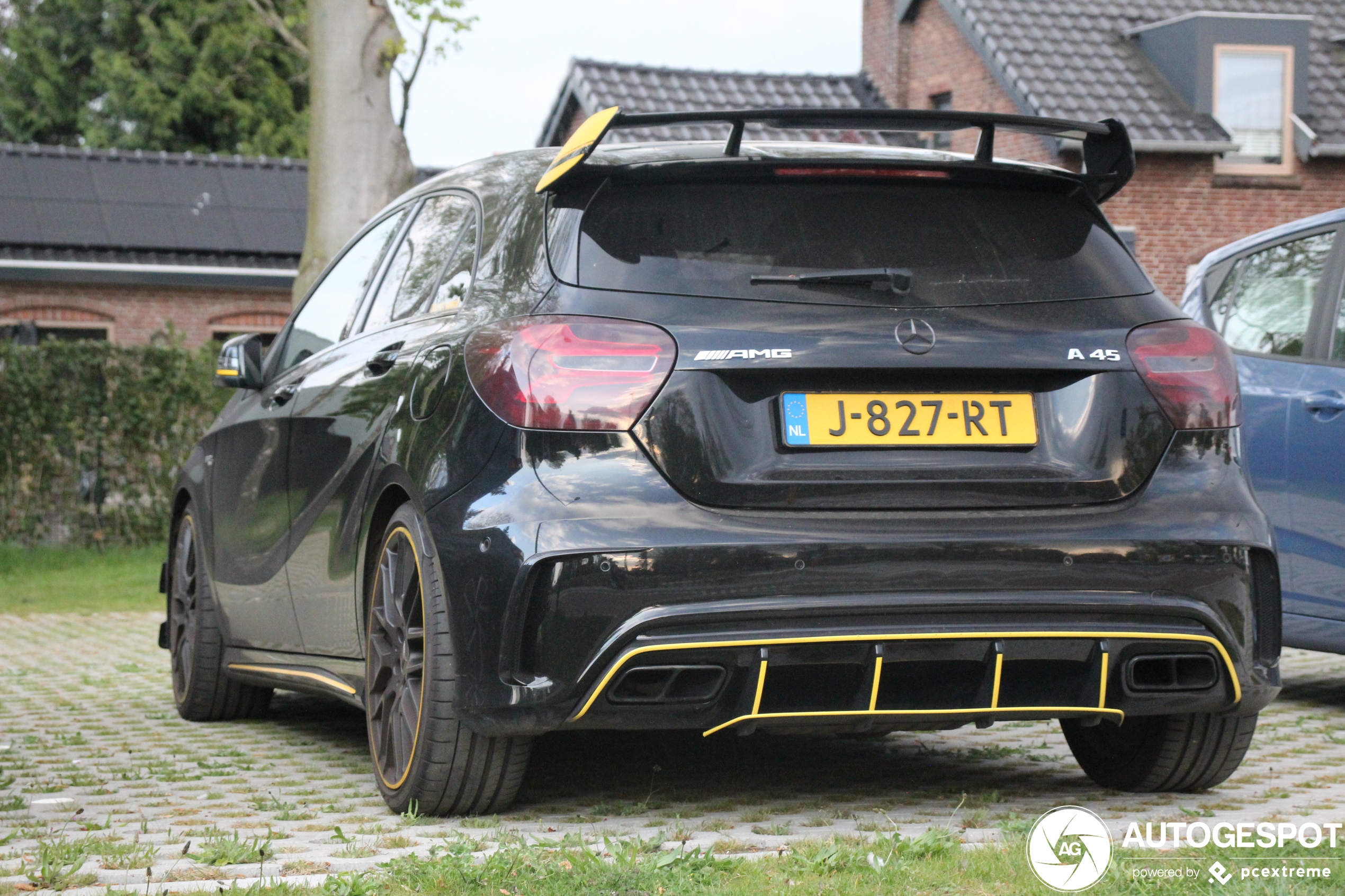 Mercedes-AMG A 45 W176 Yellow Night Edition