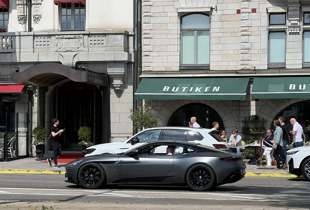 Aston Martin DB11