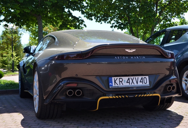 Aston Martin V8 Vantage 2021 007 Edition