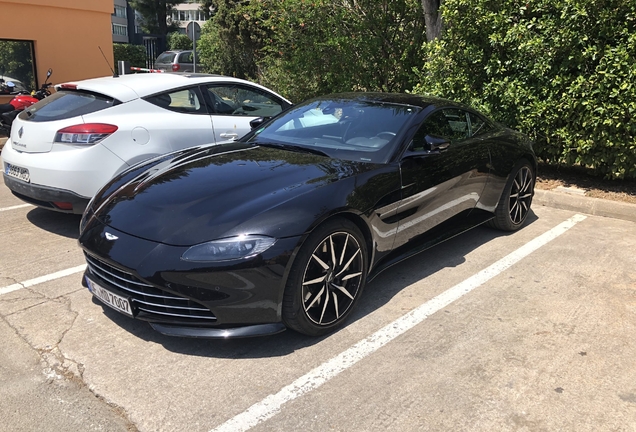 Aston Martin V8 Vantage 2018