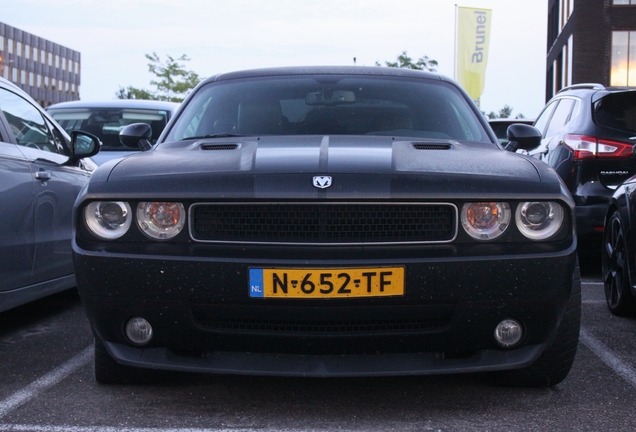 Dodge Challenger SRT-8