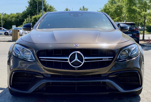 Mercedes-AMG E 63 S W213