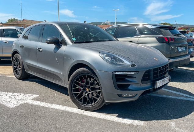 Porsche 95B Macan GTS