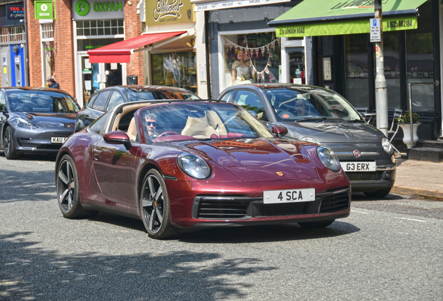 Porsche 992 Targa 4S Heritage Design Edition