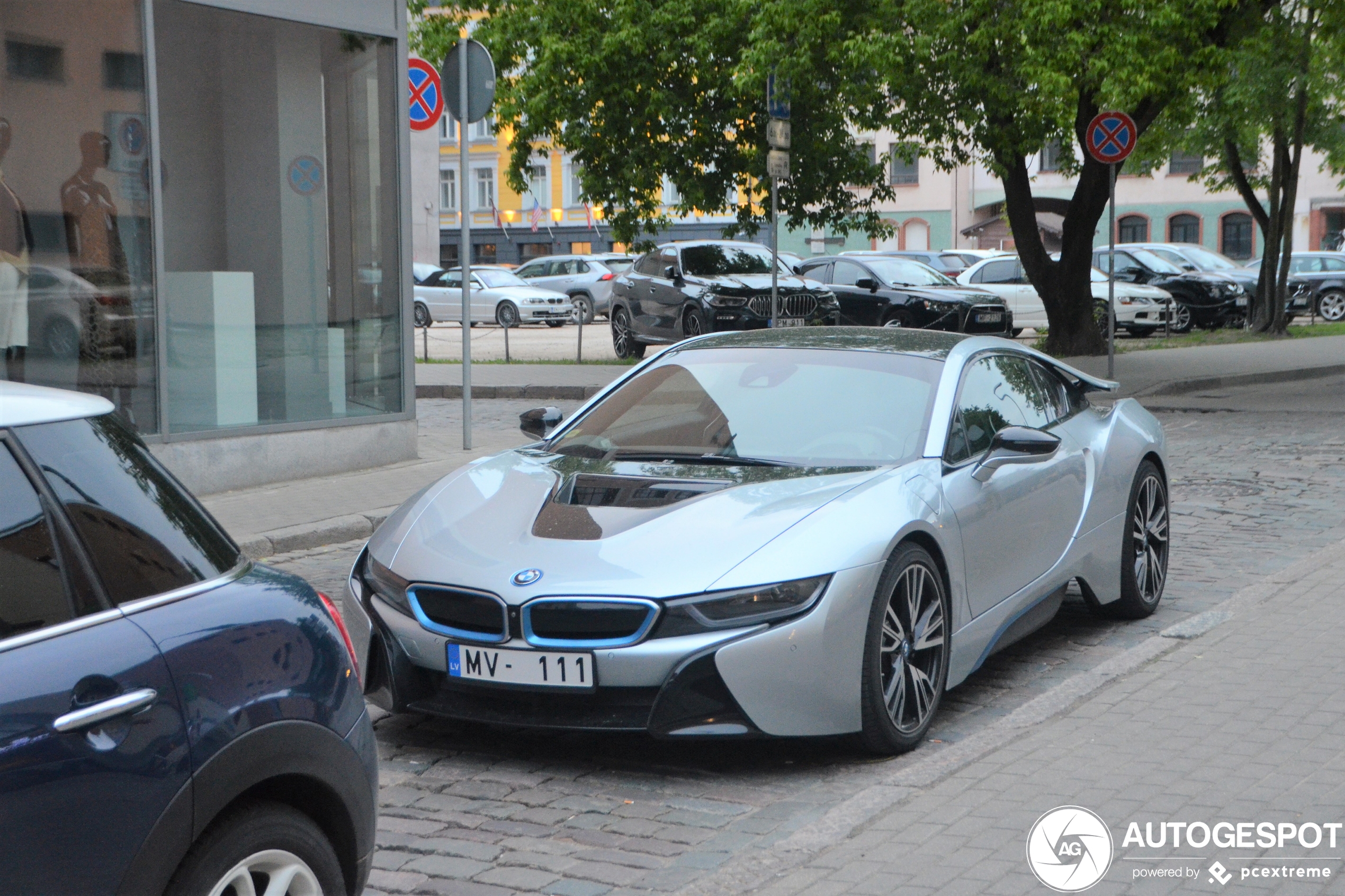 BMW i8