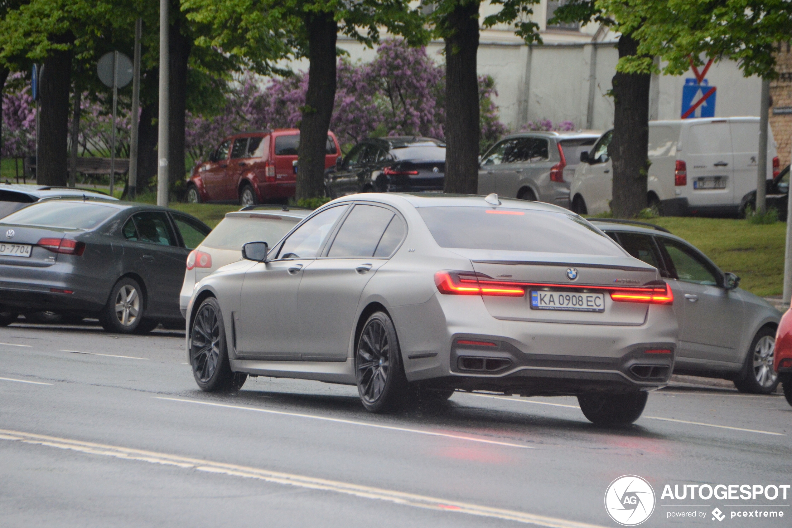 BMW M760Li xDrive 2019