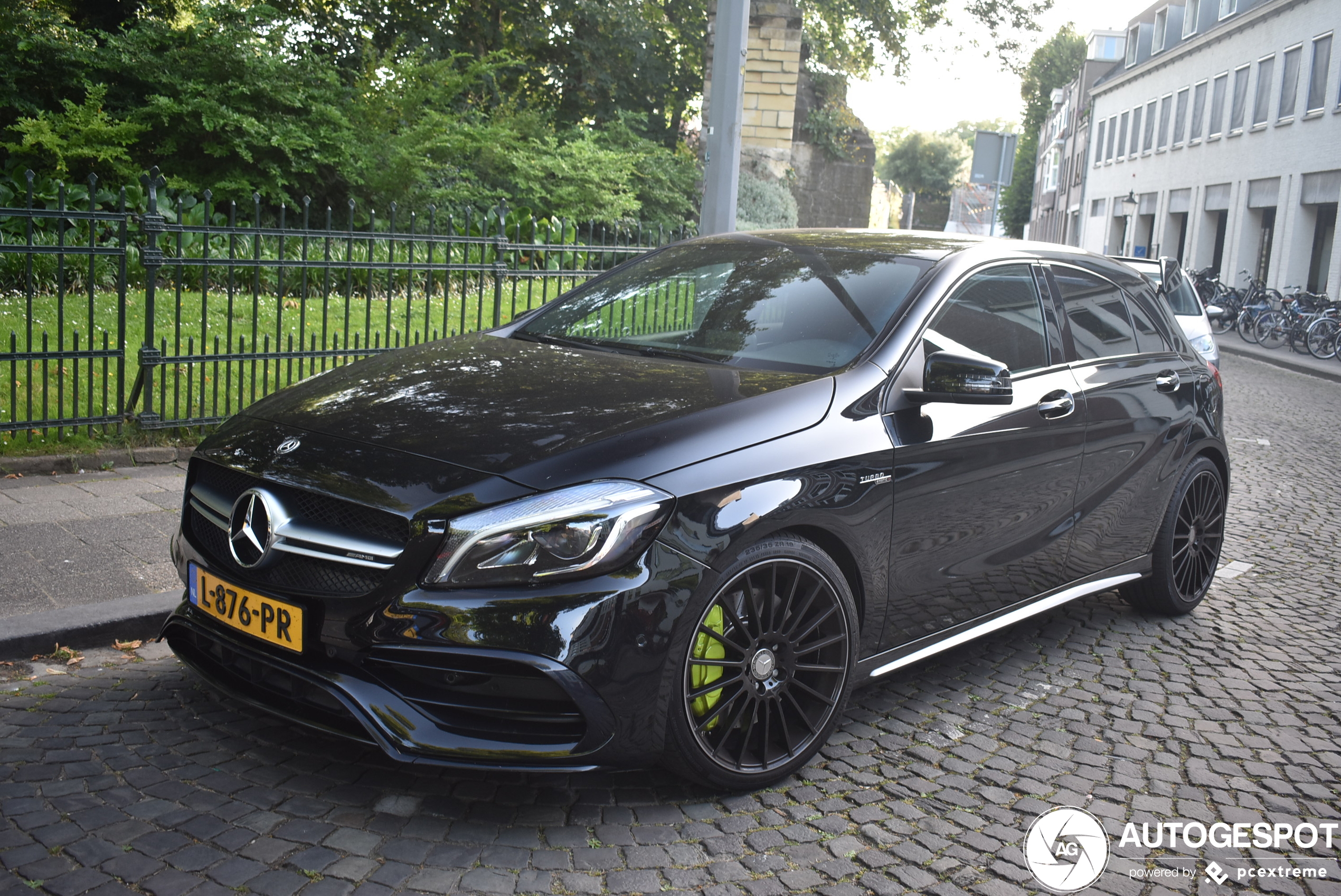 Mercedes-AMG A 45 W176 2015