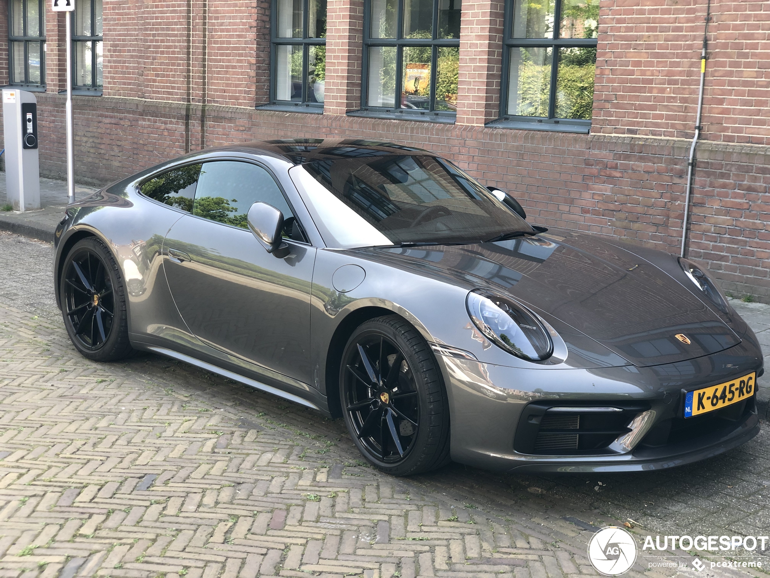 Porsche 992 Carrera 4S