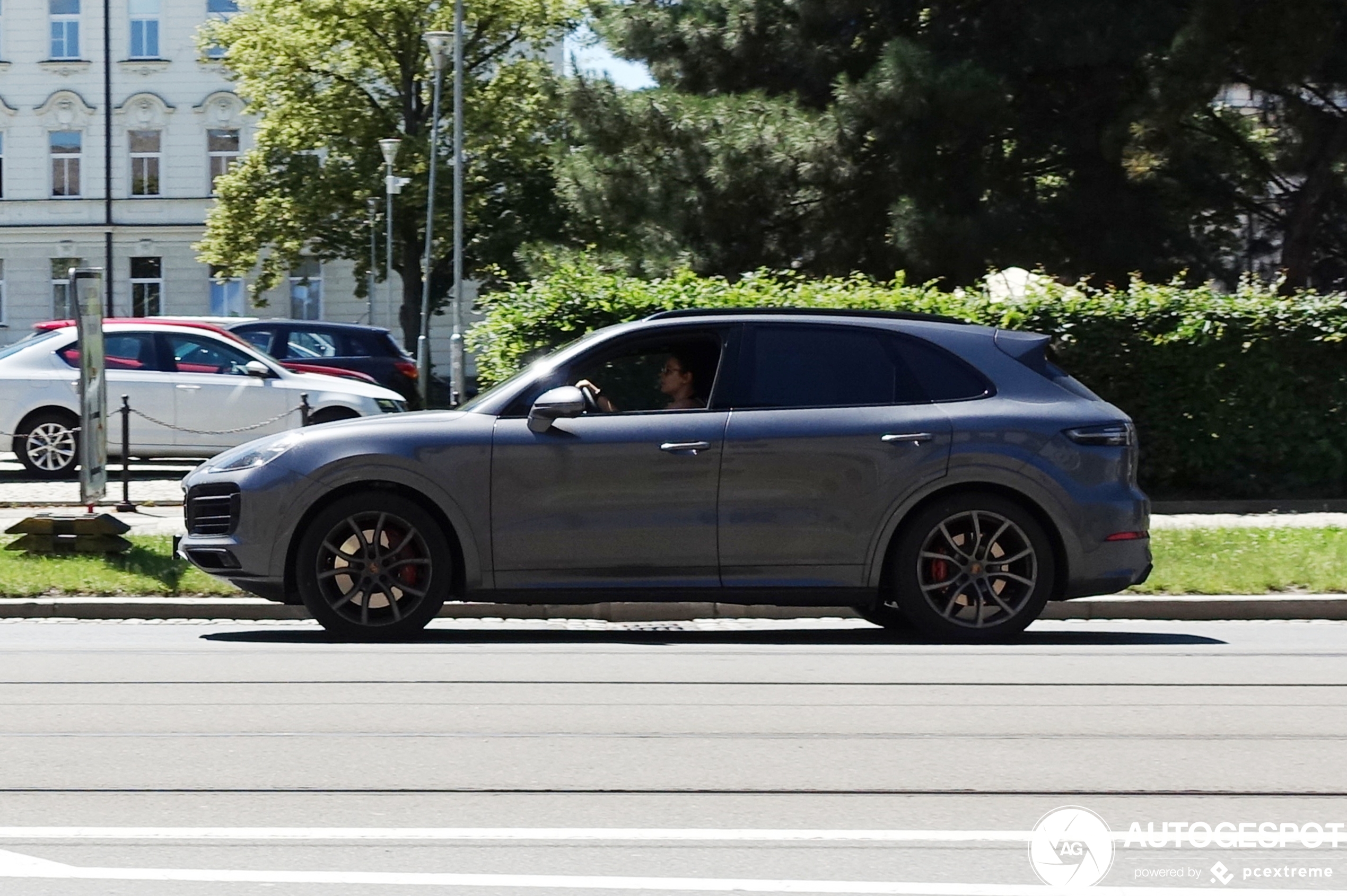 Porsche 9YA Cayenne GTS