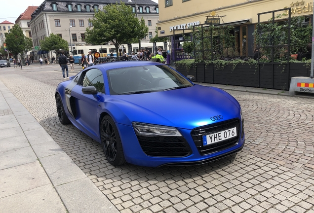 Audi R8 V10 Plus 2013