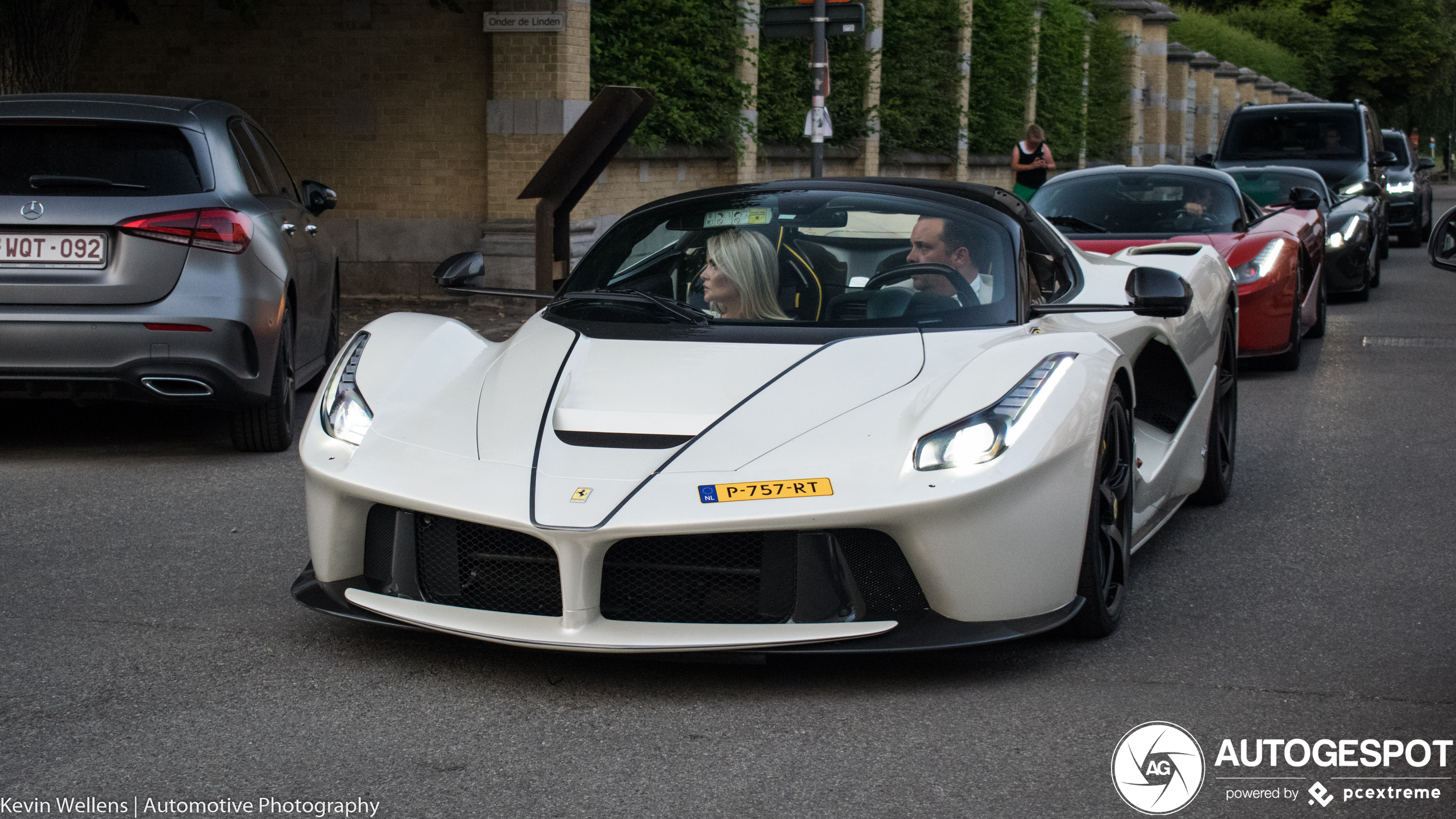 Driedubbele combo van LaFerrari's ter ere van bruiloft