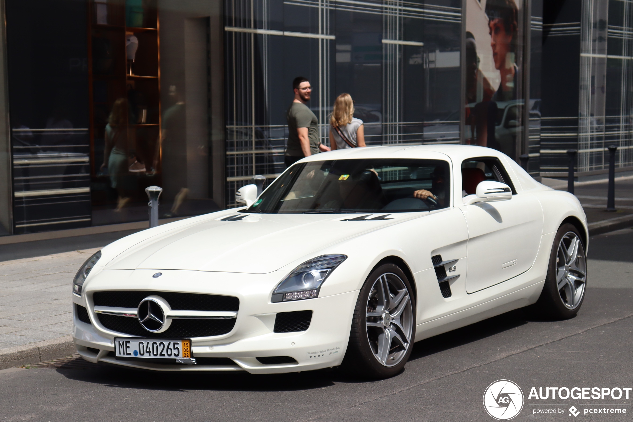 Mercedes-Benz SLS AMG