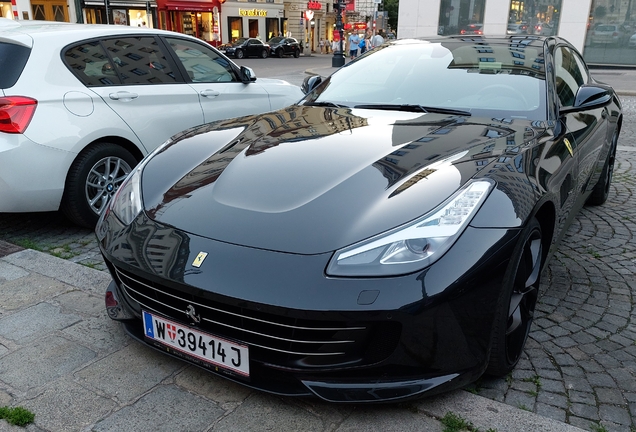 Ferrari GTC4Lusso T