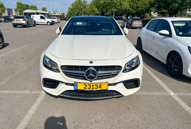 Mercedes-AMG E 63 S W213