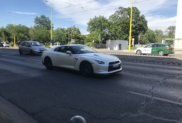 Nissan GT-R