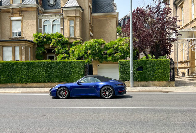 Porsche 992 Carrera 4S Cabriolet