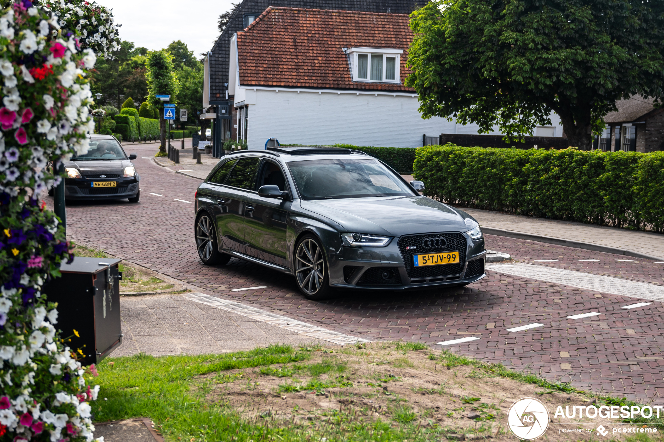 Audi RS4 Avant B8