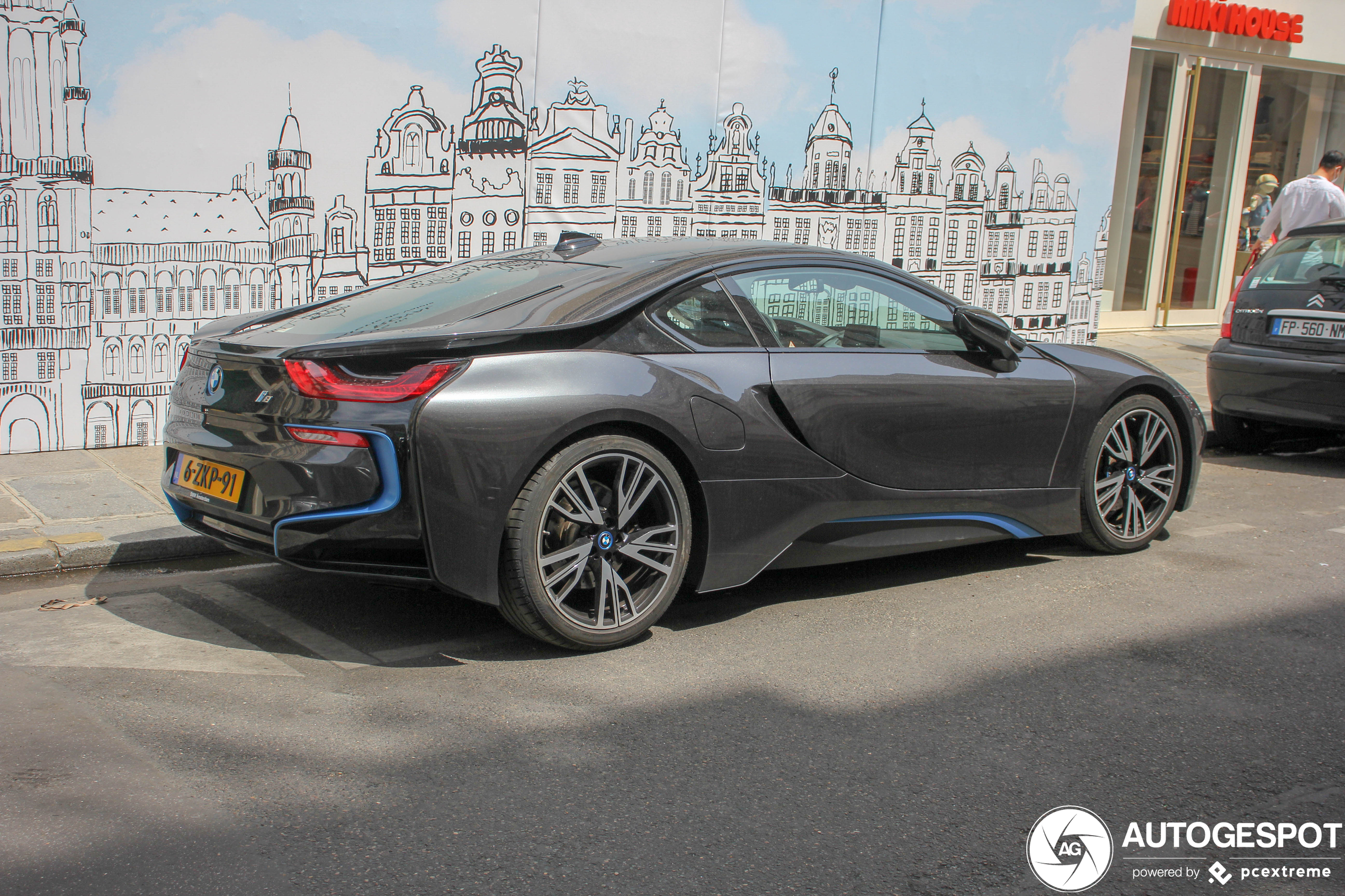 BMW i8