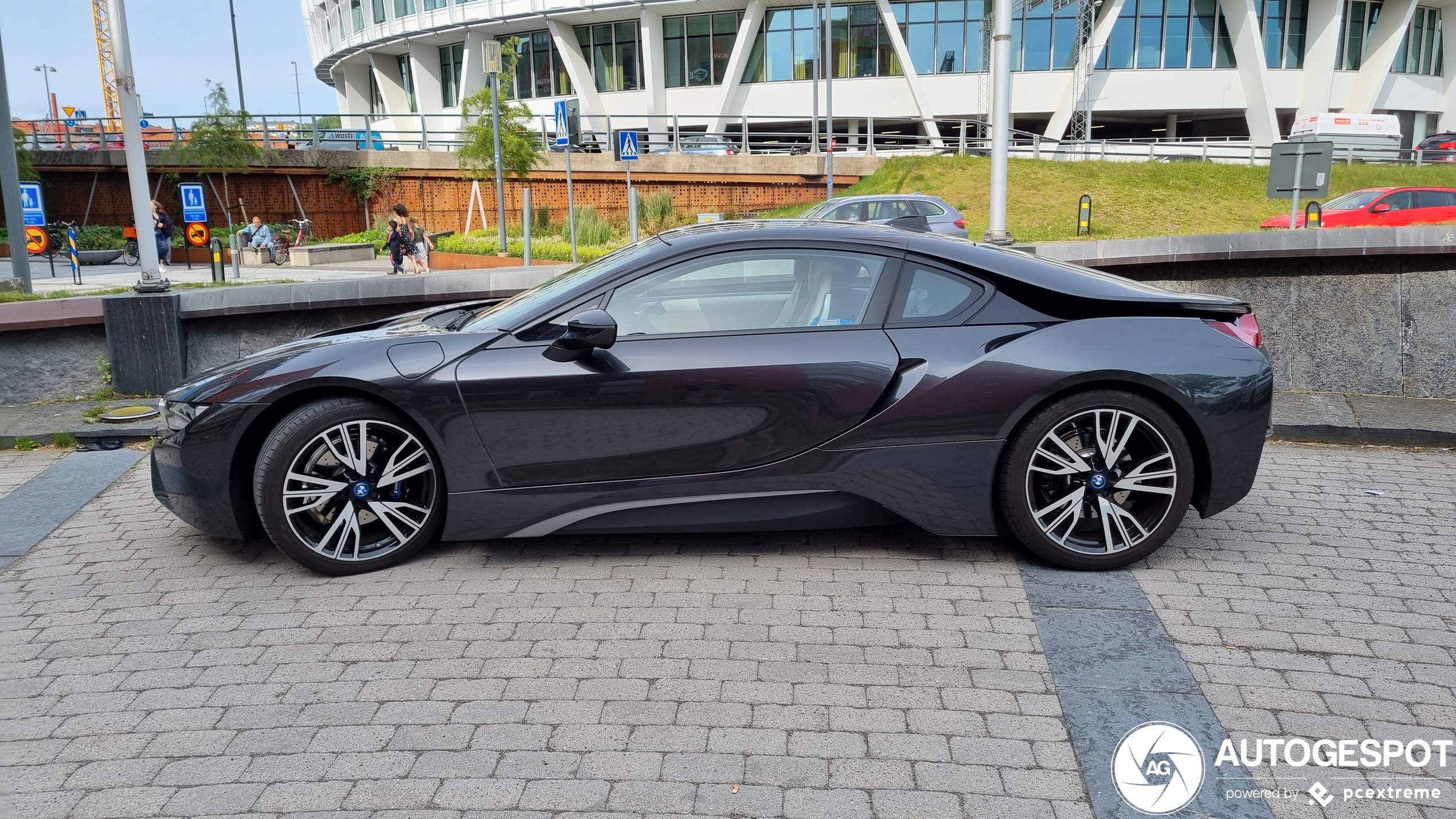 BMW i8